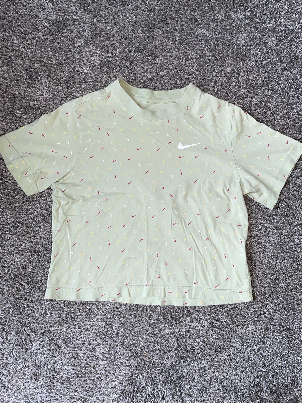 NWOT Nike Light Green Cropped Tee with Mini Swoosh Print. Size S/P. - Picture 1 of 4
